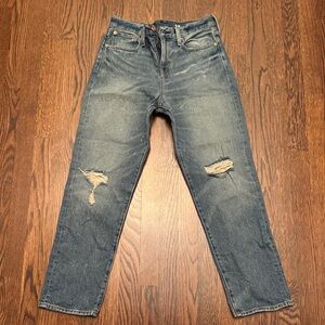 🎈🎈J CREW Women distressed Blue Jeans